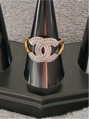 🔥 GOLD RHINESTONE RING! The ring everyone saves 🔥✨